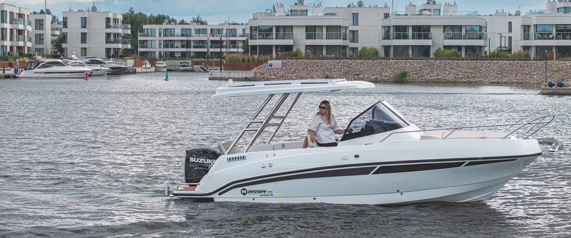 Hero Massiv Sundeck 710 - drone